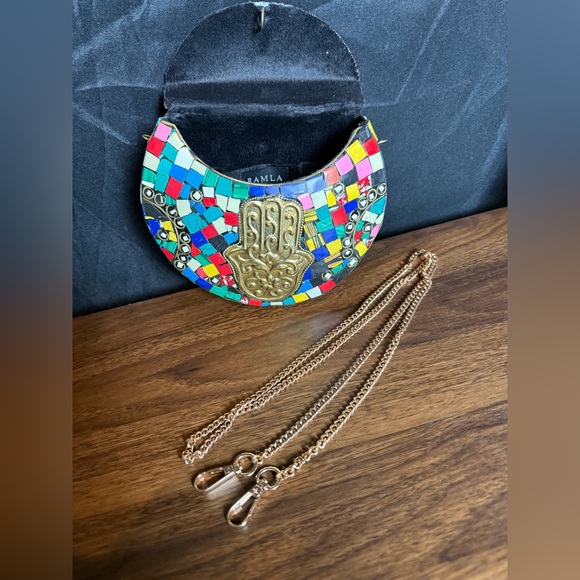 Ramla Colorful Mosaic Clutch with Shoulder Strap and Brass Hamsa‎ - Picture 4 of 4